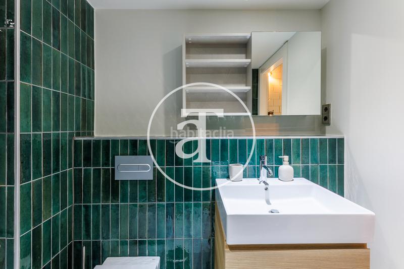 Foto f4bb33ff-4003-4c4a-8a27-b0dad8d54555. Alquiler estudio  de alquiler temporal de 1 habitación y 1 baño con balcón en ciutat vella en Barcelona