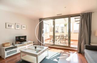 Lloguer Àtic a Passeig de gràcia 3. Ático de alquiler temporal de 1 habitación y 1 baño con 2 terraz