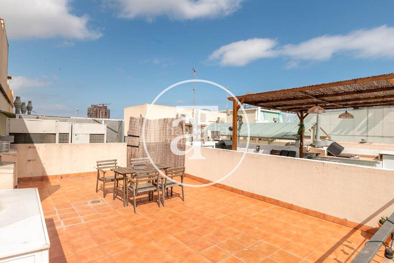 Foto d1e0773d-b643-4da8-9140-4fcf1a739c4e. Alquiler ático en passeig de gràcia 3 ático de alquiler temporal de 1 habitación y 1 baño con 2 terrazas privadas en paseo de gracia en Barcelona