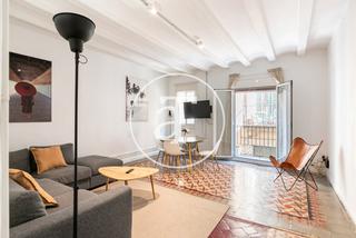Affitto Appartamento in Carrer dels tallers 31. Piso de alquiler temporal de 1 habitación y 1 baño con balcón en