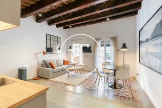 Miete Etagenwohnung in Carrer dels tallers 31. Piso de alquiler temporal de 2 habitaciones, 1 baño y aseo con b