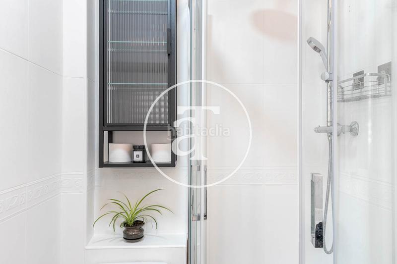 Foto cadcebc3-71b0-45ac-abb2-cd7199757e72. Location appartement dans carrer de ventalló 24 dans Barcelona