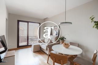 Lloguer Pis  Carrer de las navas de tolosa. Piso de alquiler temporal de 2 habitaciones y 2 baños con balcón