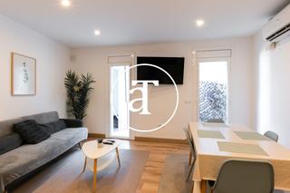 Miete Etagenwohnung  Carrer nou de la rambla 148. Piso de alquiler temporal de 2 habitaciones y 2 baños con balcón