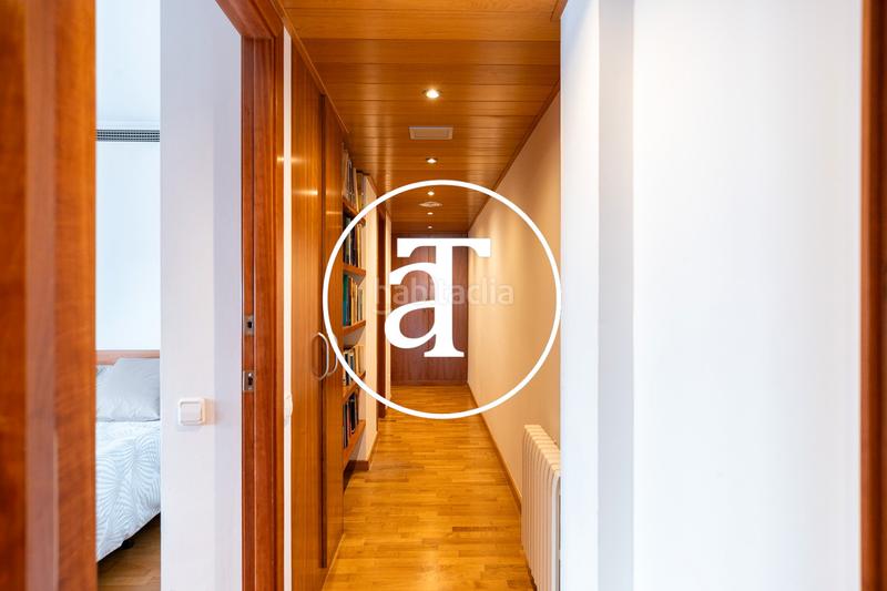 Foto 4016d343-d8d4-458a-8d76-2b86cbc922e1. Alquiler ático en carrer d'aribau 166 ático de alquiler temporal de 3 habitaciones y 2 baños con balcón y terraza en el eixample en Barcelona