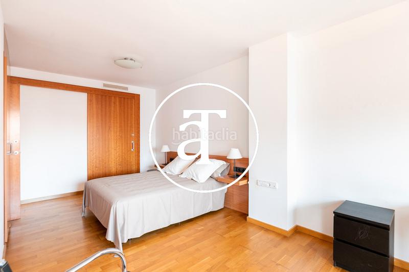 Foto e6b87b36-1171-410a-9015-ec9d9df4db98. Alquiler ático en carrer d'aribau 166 ático de alquiler temporal de 3 habitaciones y 2 baños con balcón y terraza en el eixample en Barcelona