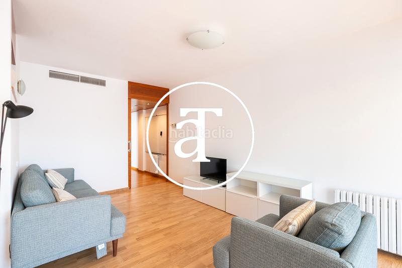 Foto efe91813-02af-42c3-b6a0-31d2465b7b51. Alquiler ático en carrer d'aribau 166 ático de alquiler temporal de 3 habitaciones y 2 baños con balcón y terraza en el eixample en Barcelona