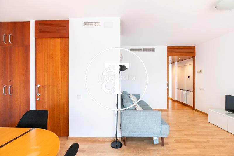 Foto f2c43f25-b494-45bb-a07c-75c1be756523. Alquiler ático en carrer d'aribau 166 ático de alquiler temporal de 3 habitaciones y 2 baños con balcón y terraza en el eixample en Barcelona