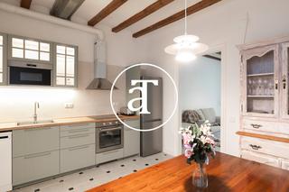 Lloguer Pis  Carrer de sant pau 21. Piso de alquiler temporal de 3 habitaciones y 2 baños a un paso