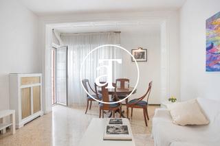 Location Appartement  Carrer numància. Piso de alquiler temporal de 3 habitaciones y estudio con balcón