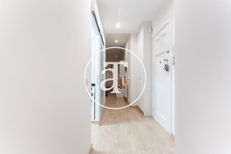 Foto ab6f4343-6b18-49ef-9151-1a072a4e4a1c. Alquiler piso  de alquiler temporal de 2 habitaciones y 1 baño en calle aragó en el eixample en Barcelona