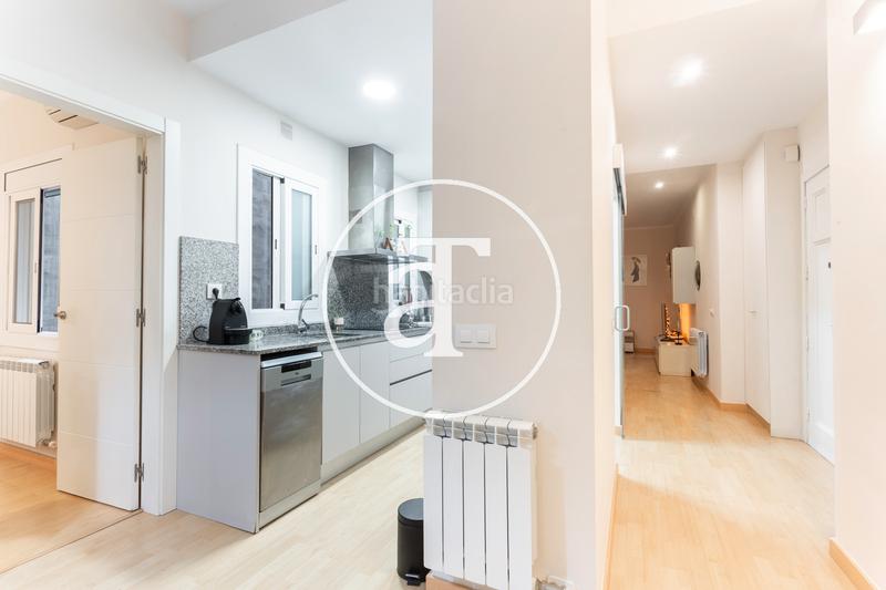 Foto fc665223-25fb-42c3-a437-636bbb6693cd. Alquiler piso  de alquiler temporal de 2 habitaciones y 1 baño en calle aragó en el eixample en Barcelona