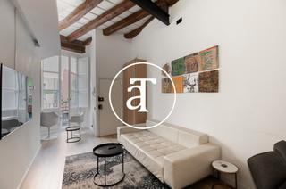 Lloguer Pis  Carrer del portal nou 56. Piso de alquiler temporal de 2 habitaciones y 2 baños con balcón