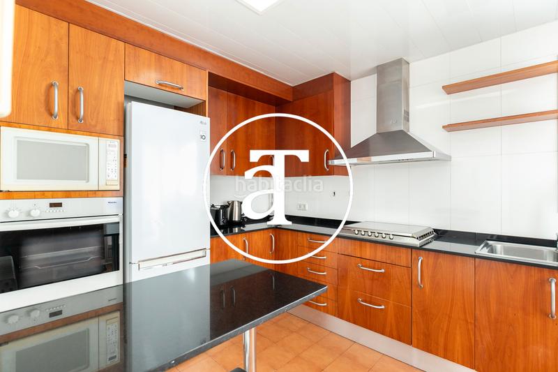 Foto f1b7cb3b-4cd3-4636-a5ec-34a385b9a1ff. Miete dachwohnung in carrer d'aribau 166 in L´Antiga Esquerra de l´Eixample Barcelona