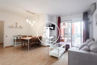 Lloguer Pis  Carrer de bilbao. Piso de alquiler temporal de 3 habitaciones, 2 baños y terraza e