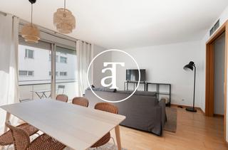 Lloguer Pis  Camí antic de valència 89. Piso de alquiler temporal de 3 habitaciones y 2 baños con balcón