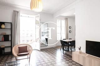 Location Appartement à Carrer de bailèn 33. Piso de alquiler temporal de 5 habitaciones, 3 baños, terraza y