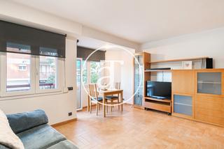 Location Appartement  Carrer d'alella. Piso de alquiler temporal de 2 habitaciones y 1 baño con balcón