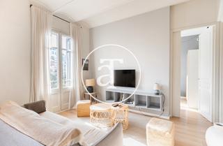 Location Appartement à Carrer del comte borrell 206. Piso de alquiler temporal de 2 habitaciones con balcón y 2 baños