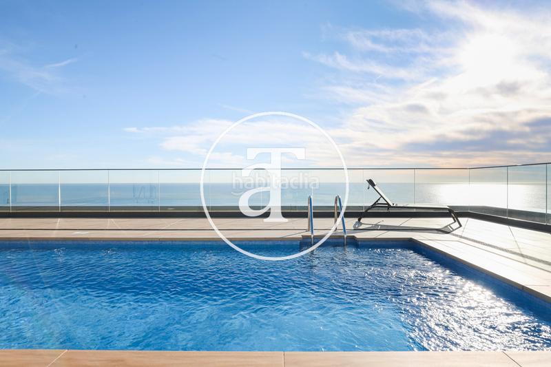 Foto 11ad71d2-2a0a-4baa-9d89-ee863028d858. Lloguer pis amb calefacció aparcament piscina a Port Badalona