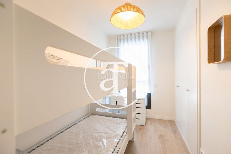 Foto dd65eb16-1fe2-4484-8d3f-796db4a7e161. Rent flat with heating parking pool in Port Badalona