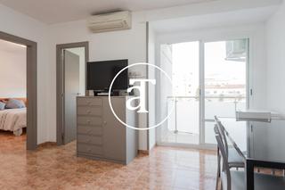 Miete Etagenwohnung in Avenida de la primavera 45. Piso de alquiler temporal de 4 habitaciones, balcón y 1 baño en