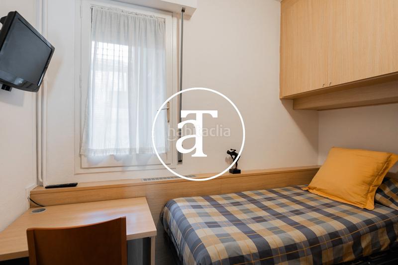 Foto f1910513-04b2-46c6-847a-cb07bcad5a0a. Rent flat in avinguda de mistral 6 in Sant Antoni Barcelona