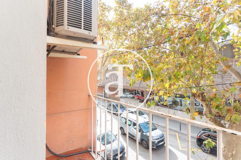 Foto 99a4f7ae-109c-416a-ac77-e184a058efbe. Lloguer pis amb calefacció a Turó de la Peira Barcelona