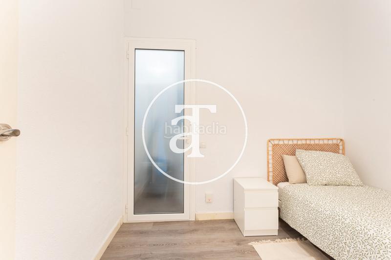 Foto e5b7ec1b-29e1-4bc6-8226-cc3bad976439. Lloguer pis amb calefacció a Turó de la Peira Barcelona