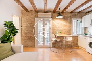 Rent Flat  Carrer de monjo. Piso de alquiler temporal de 1 habitación con balcón y 1 baño a