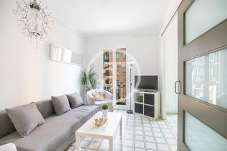 Miete Etagenwohnung  C/ d'aragó. Piso de alquiler temporal de 2 habitaciones en eixample esquerra