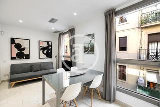 Location Duplex  Carrer de felícia fuster i viladecans. Dúplex de alquiler temporal de 2 habitaciones y terraza comparti