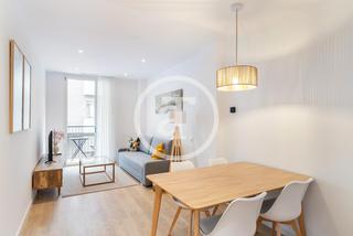 Lloguer Dúplex  Carrer de vallhonrat. Dúplex de alquiler temporal de 2 habitaciones en poble sec