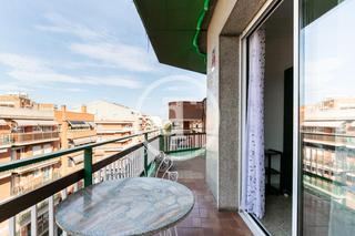 Location Appartement  Carrer de carreras i candi. Piso de alquiler temporal de 3 habitaciones y un estudio en sant