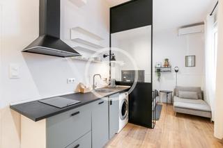 Location Appartement  Carrer de la reina cristina. Apartamento de alquiler temporal de 1 habitación en ciutat vella