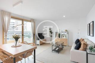 Location Appartement  Carrer de pi i margall. Piso de alquiler temporal con terraza, 2 habitaciones y estudio