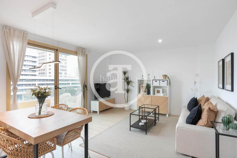 Foto 585f4be5-e780-41d5-99d9-17e6652f9f3c. Alquiler piso  de alquiler temporal con terraza, 2 habitaciones y estudio en Badalona