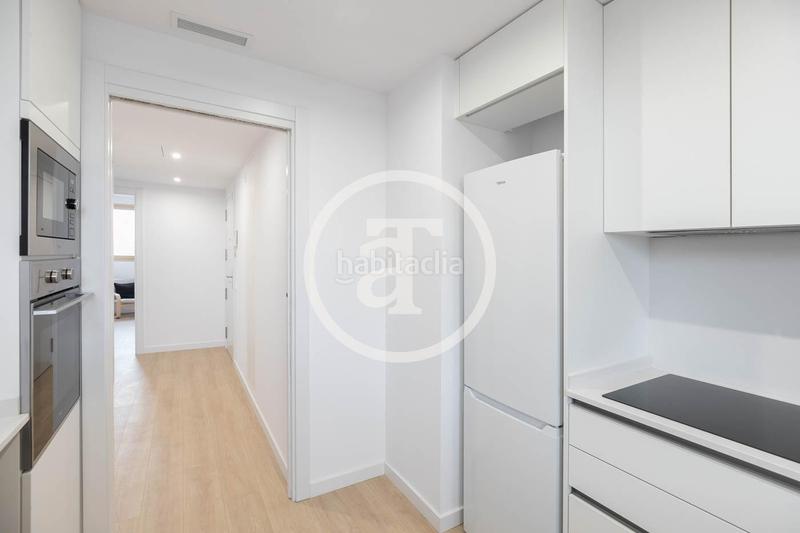 Foto 6b5f7546-b8c9-4b26-ac04-7fd6f7e333db. Alquiler piso  de alquiler temporal con terraza, 2 habitaciones y estudio en Badalona