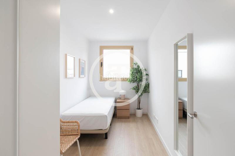 Foto 8b0f01eb-66a4-4334-845d-57113bf7f96e. Alquiler piso  de alquiler temporal con terraza, 2 habitaciones y estudio en Badalona