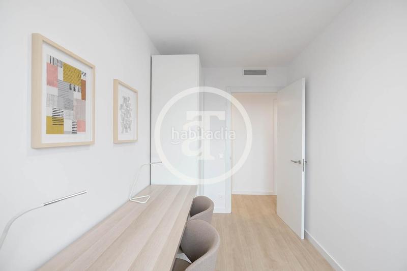 Foto 8f9022e8-8335-4204-9b65-6d4a64a3d07e. Alquiler piso  de alquiler temporal con terraza, 2 habitaciones y estudio en Badalona