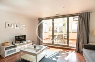 Location Attique  Pg. de gràcia. Ático de alquiler temporal de 1 habitación y 1 baño con 2 terraz