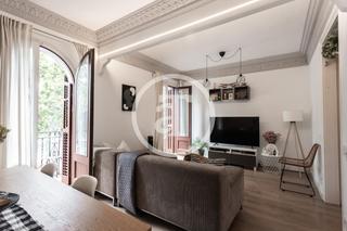 Location Appartement  Carrer del comte d'urgell. Piso de alquiler temporal de 3 habitaciones y balcón con 1 baño