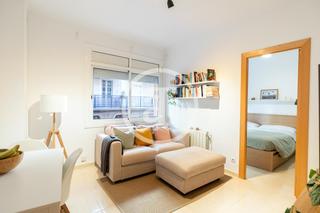 Flat in Carrer de Rosalia de Castro