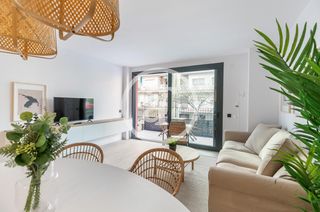 Rent Flat  C/ de biscaia. Piso de alquiler temporal de 2 habitaciones y estudio en zona re