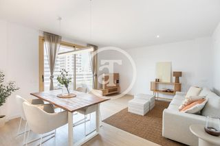 Miete Etagenwohnung  Carrer de pi i margall. Piso de alquiler temporal de 2 habitaciones y estudio con 2 baño