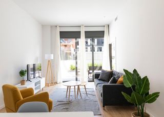 Lloguer Pis  Passatge de saladrigas. Apartamento de alquiler temporal con 3 habitaciones dobles y pis