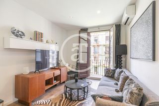 Lloguer Pis  Carrer de la diputació. Piso de alquiler temporal de 2 habitaciones con 1 baño y aseo co