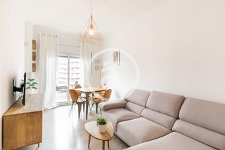 Lloguer Pis  Avinguda meridiana. Piso de alquiler temporal de 1 habitación y 1 baño con terraza e