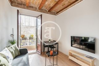Rent Flat  Carrer de parís. Apartamento de alquiler temporal de 2 habitaciones con balcón en