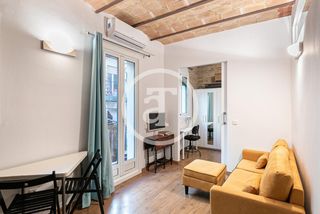 Location Appartement  Carrer del dr. giné i partagàs. Piso de alquiler temporal de 2 habitaciones a un lado del mar